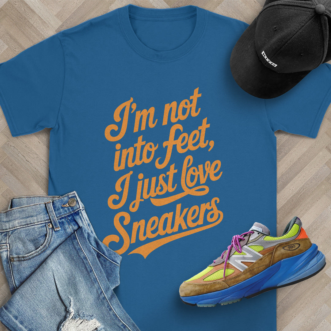 I'm not into Feet Script T-Shirt